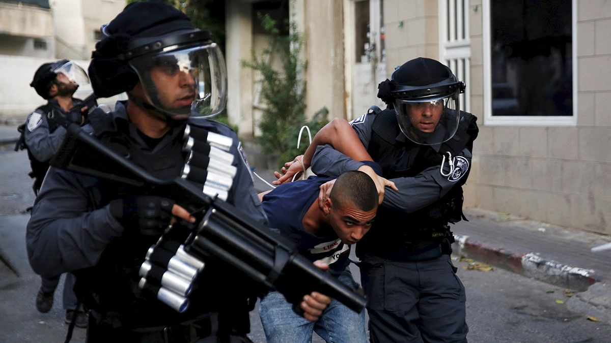 الشرق الأوسط: مقتل خمسة فلسطينيين ومئات الجرحى يوم السبت