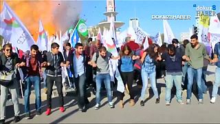 Marcia per la pace bagnata di sangue: choc in Turchia per il duplice attacco di Ankara