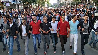 Protests against the Ankara bombing end in clashes in Istanbul and Diyabakir