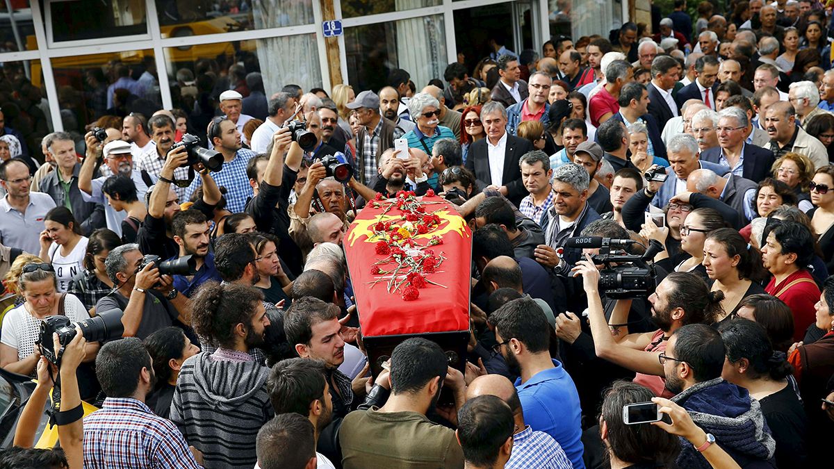 Η Τουρκία «αποχαιρετάει» τα θύματα της βομβιστικής επίθεσης στην Άγκυρα