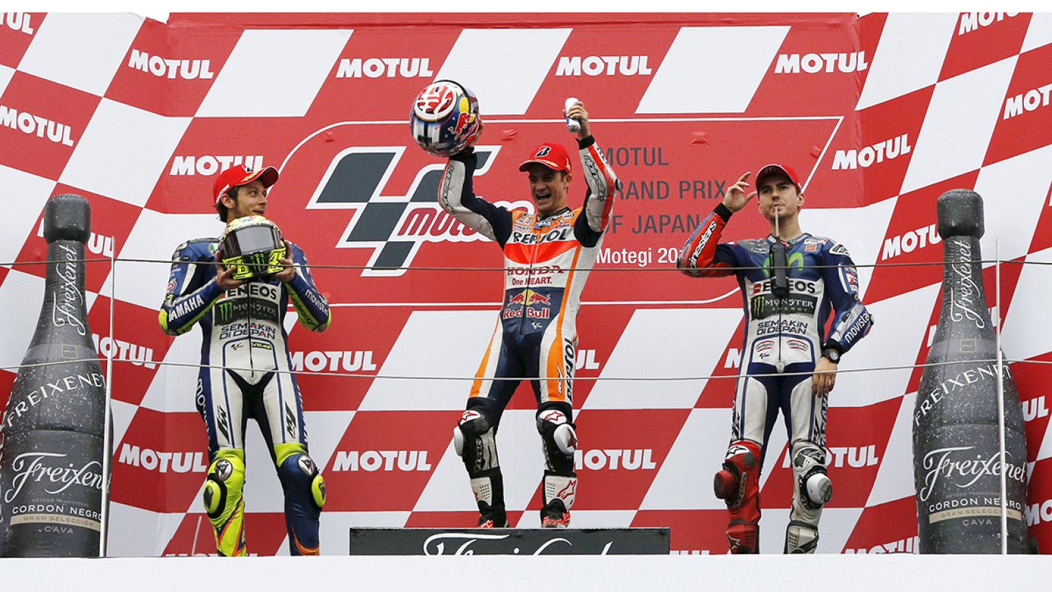 Dani Pedrosa da la sorpresa y Lewis Hamilton no falla