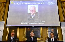 Angus Deaton brit tudós kapta a közgazdasági Nobel-díjat