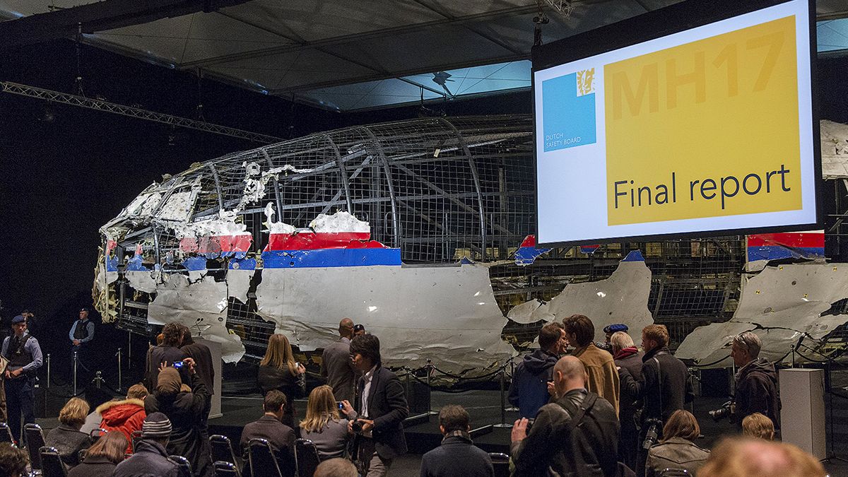 Crash du vol MH17 : un missile, pas de coupable, le Kremlin sur la défensive