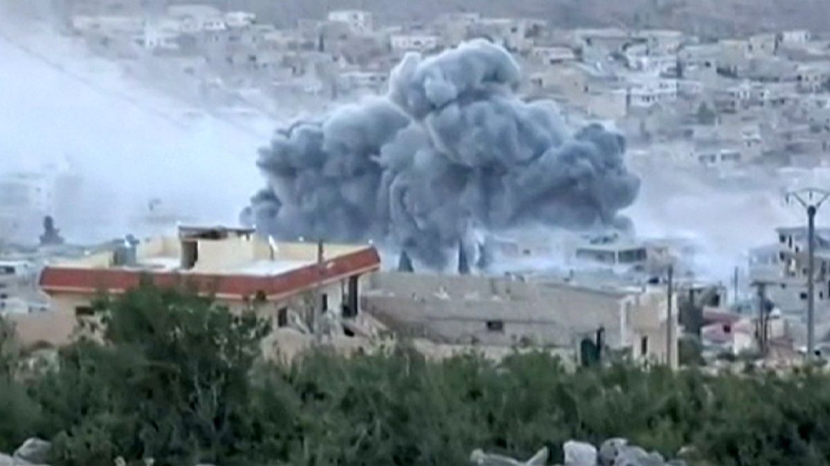Rus jetleri Halep'i vurdu