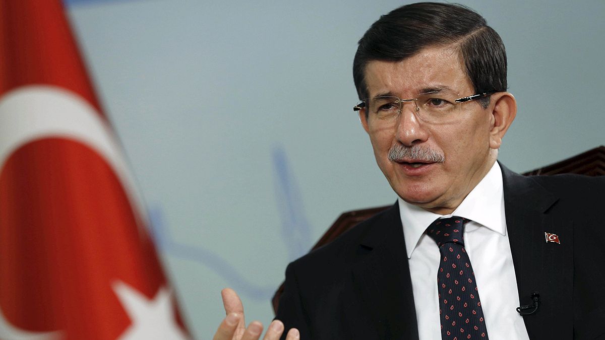Turquia: Primeiro-ministro acusa EI e PKK da autoria do atentado de Ancara