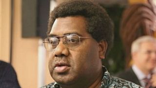 Presidente do parlamento de Vanuatu indulta-se a si próprio