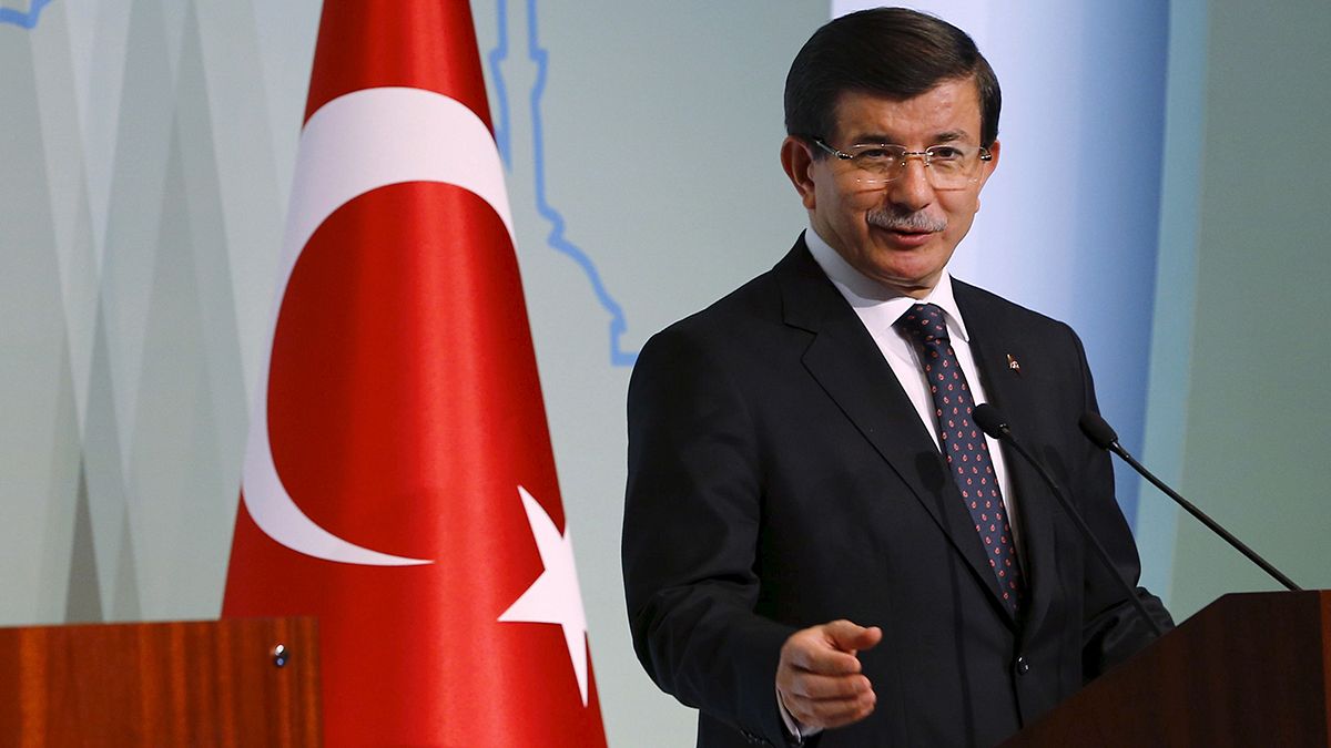 Turquia: Governo silencia os média sobre as investigações aos ataques