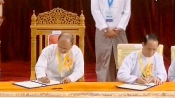 Myanmar: Teilweiser Waffenstillstand vor den Wahlen unterzeichnet Myanmar: Teilweiser Waffenstillstand vor den Wahlen unterzeichnet