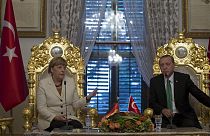 Merkel Ankara segítségét kérte a menekültválság enyhítéséhez