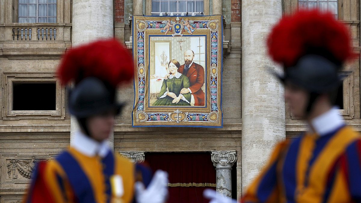 پاپ پدر و مادر ترز دو لیزیو، قدیس فرانسوی را تقدیس کرد