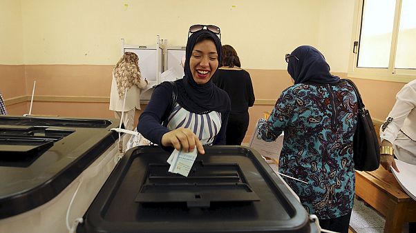 Alig szavaznak az egyiptomiak Alig szavaznak az egyiptomiak