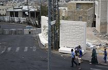 İsrail ve Filistin arasındaki çatışmanın sembolü "Irkçı duvar"