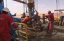 Irán pide a la OPEP una reducción en la producción para que el petróleo suba a los 70 dólares
