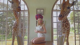 Petite Meller: Pariser Pop-Lolita mit schrägem Make-up