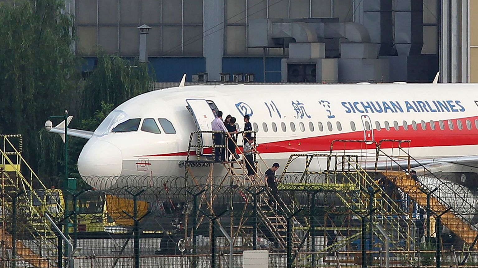 Image: CHINA-ACCIDENT-AVIATION