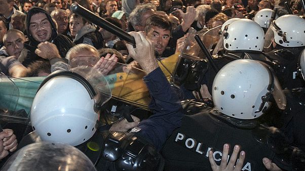 Los oposición vuelve a chocar con la policía en Montenegro Los oposición vuelve a chocar con la policía en Montenegro
