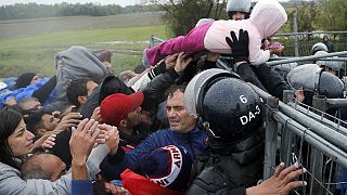 Balkan bottleneck as thousands of migrants stranded at Serbo-Croat border