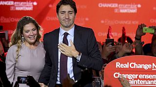 فوز الحزب الليبيرالي بقيادة جُوسْتِينْ تْرِيدُو بالانتخابات التشريعية في كندا