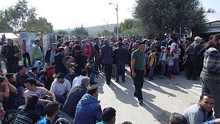 Ασφυκτική η κατάσταση σε Λέσβο και Χίο - Πάνω από 15 χιλιάδες πρόσφυγες και μετανάστες έφθασαν το τελευταίο τριήμερο