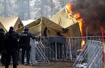 سلوفينيا: حريق في مخيم بِريزتسه على الحدود مع كرواتيا