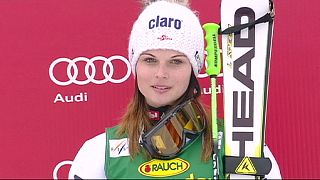 Anna Fenninger se lesiona de gravedad y dice adiós a la temporada de esquí alpino