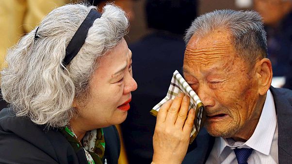 Nord- und Südkorea: Emotionaler Abschied nach Familientreffen Nord- und Südkorea: Emotionaler Abschied nach Familientreffen