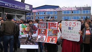 Hundreds gather in support of anti-government TV station in Georgia