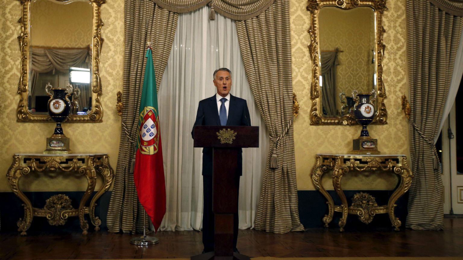 Portugal: Cavaco Silva indigita Passos para primeiro-ministro e pressiona Costa