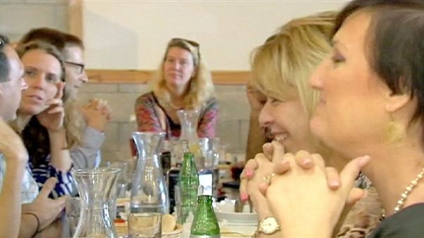 "Barış için Humus": Aynı masada yemek yiyen Arap ve Yahudiler'e yüzde 50 indirim "Barış için Humus": Aynı masada yemek yiyen Arap ve Yahudiler'e yüzde 50 indirim
