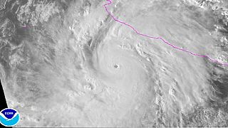 Сильнейший ураган "Патрисия" надвигается на побережье Мексики