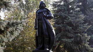 La estatua de Lenin convertida en Darth Vader