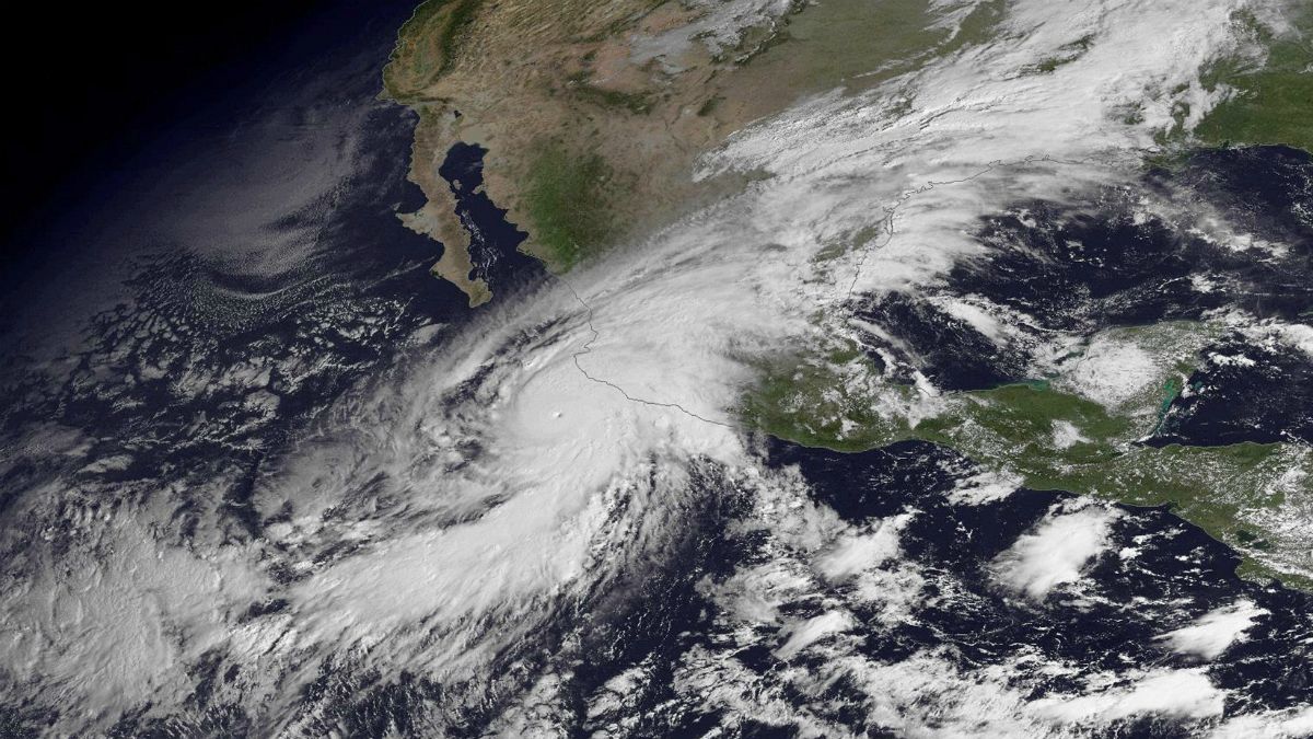 Hurricane Patricia: Storm weakens after hitting Mexico but remains highly dangerous