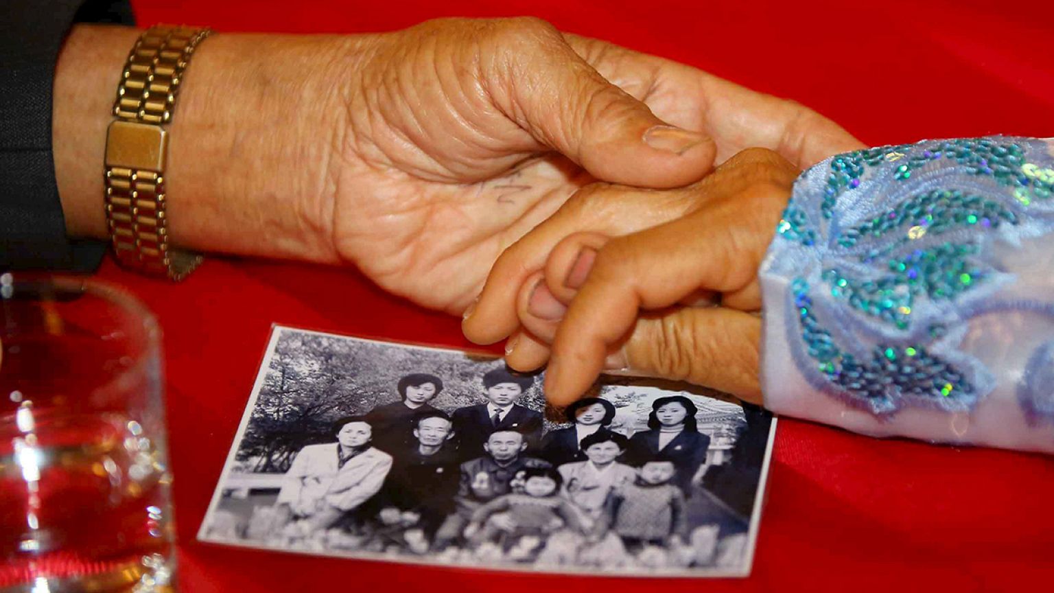 Famílias das duas Coreias unidas por um dia