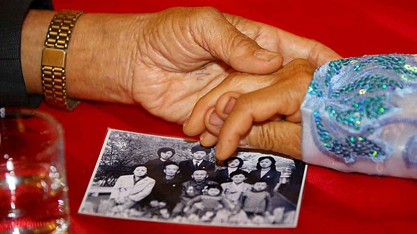 60 Jahre getrennt: Hunderte Nord- und Südkoreaner treffen Verwandte wieder 60 Jahre getrennt: Hunderte Nord- und Südkoreaner treffen Verwandte wieder