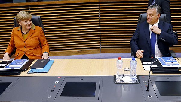 Crise de refugiados: Merkel apela ao respeito da Convenção de Genebra Crise de refugiados: Merkel apela ao respeito da Convenção de Genebra