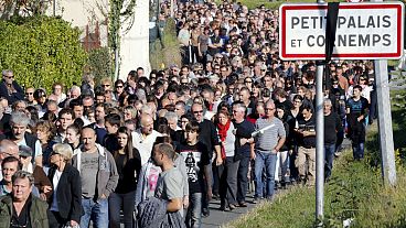 Ceremonia en Petit-Palais-et-Cornemps por las víctimas del trágico accidente de tráfico en Francia