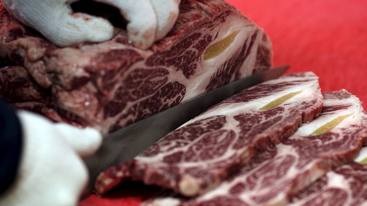 ВОЗ: мясные полуфабрикаты и красное мясо провоцируют рак