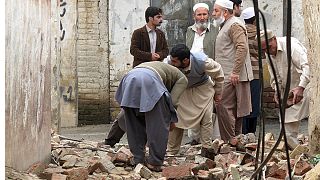 Terramoto provoca mais de uma centena de mortos no Paquistão e Afeganistão