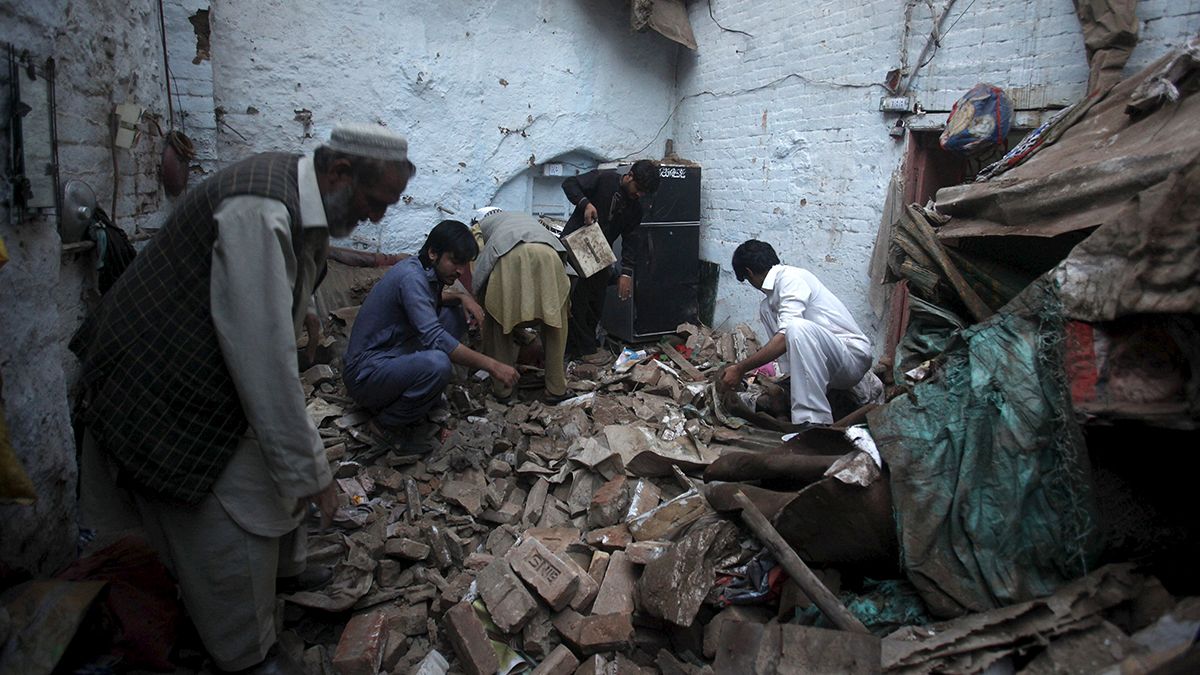 Afganistan'daki depremde bilanço ağırlaşıyor