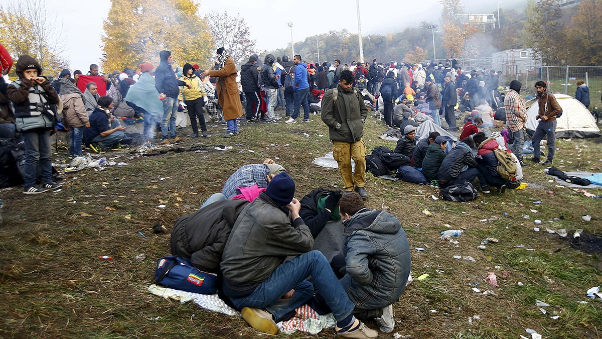 Αντιμέτωποι με το χειμώνα οι μετανάστες σε Σλοβενία και Κροατία