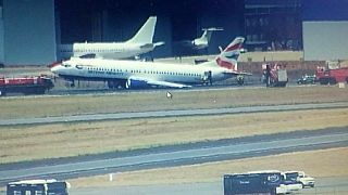 Trem de aterragem de avião da British Airways cede à chegada a Joanesburgo