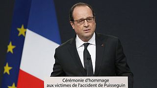 Frankreich: Hollande gedenkt der Opfer des Busunglücks