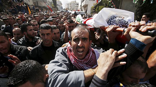درگیری میان فلسطینی ها و نظامیان اسرائیل در الخلیل درگیری میان فلسطینی ها و نظامیان اسرائیل در الخلیل