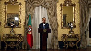 Portugal : la droite présente un gouvernement minoritaire et déjà en sursis