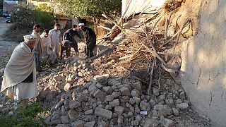 Race against time to rescue victims of Pakistan quake