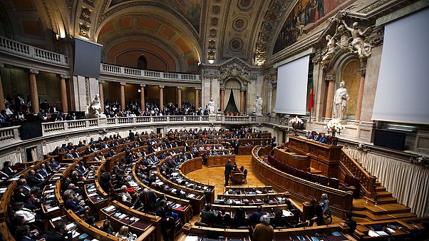 Portugal's government precarious, income gap widens Portugal's government precarious, income gap widens