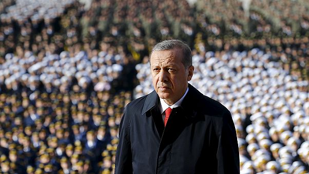 Türkiye kritik seçimler öncesi cumhuriyetin 92. yaşını kutluyor Türkiye kritik seçimler öncesi cumhuriyetin 92. yaşını kutluyor