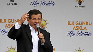 Turkey snap election: AK Party in front but overall majority uncertain