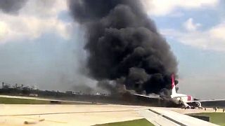 Kalkışa hazırlanan uçakta korkutan yangın