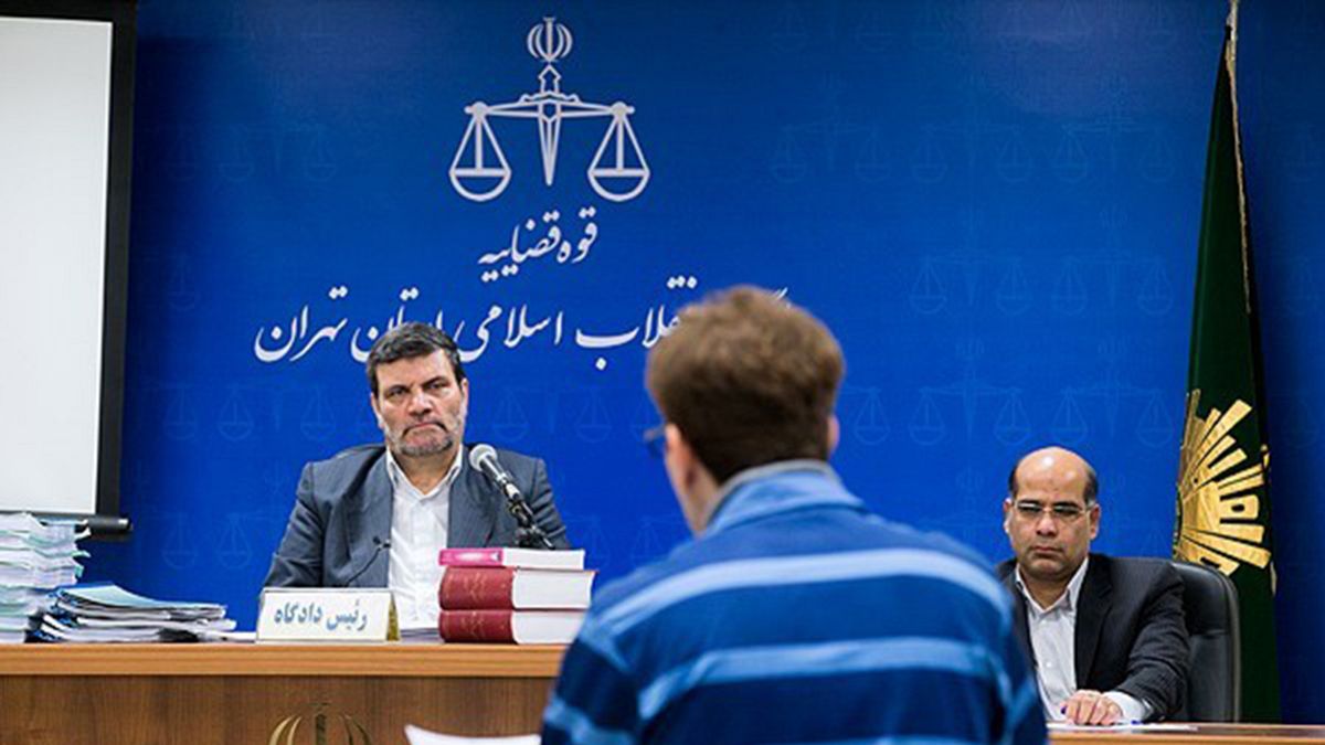 بابک زنجانی: وزیر نفت، سیاسی‌کار و دروغگو است